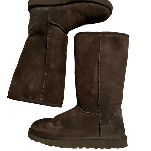 New Condition Ugg Classic Tall Boot, Size 7, Style Number 5815 - Picture 5 of 8